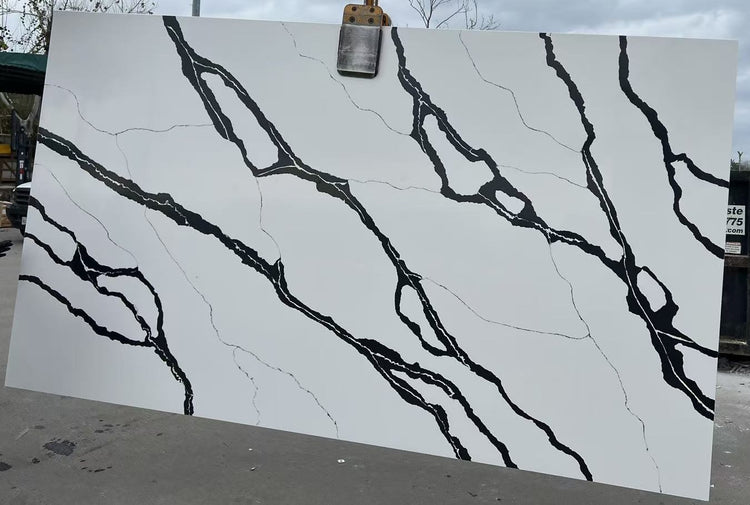 Calacatta Noir Slab